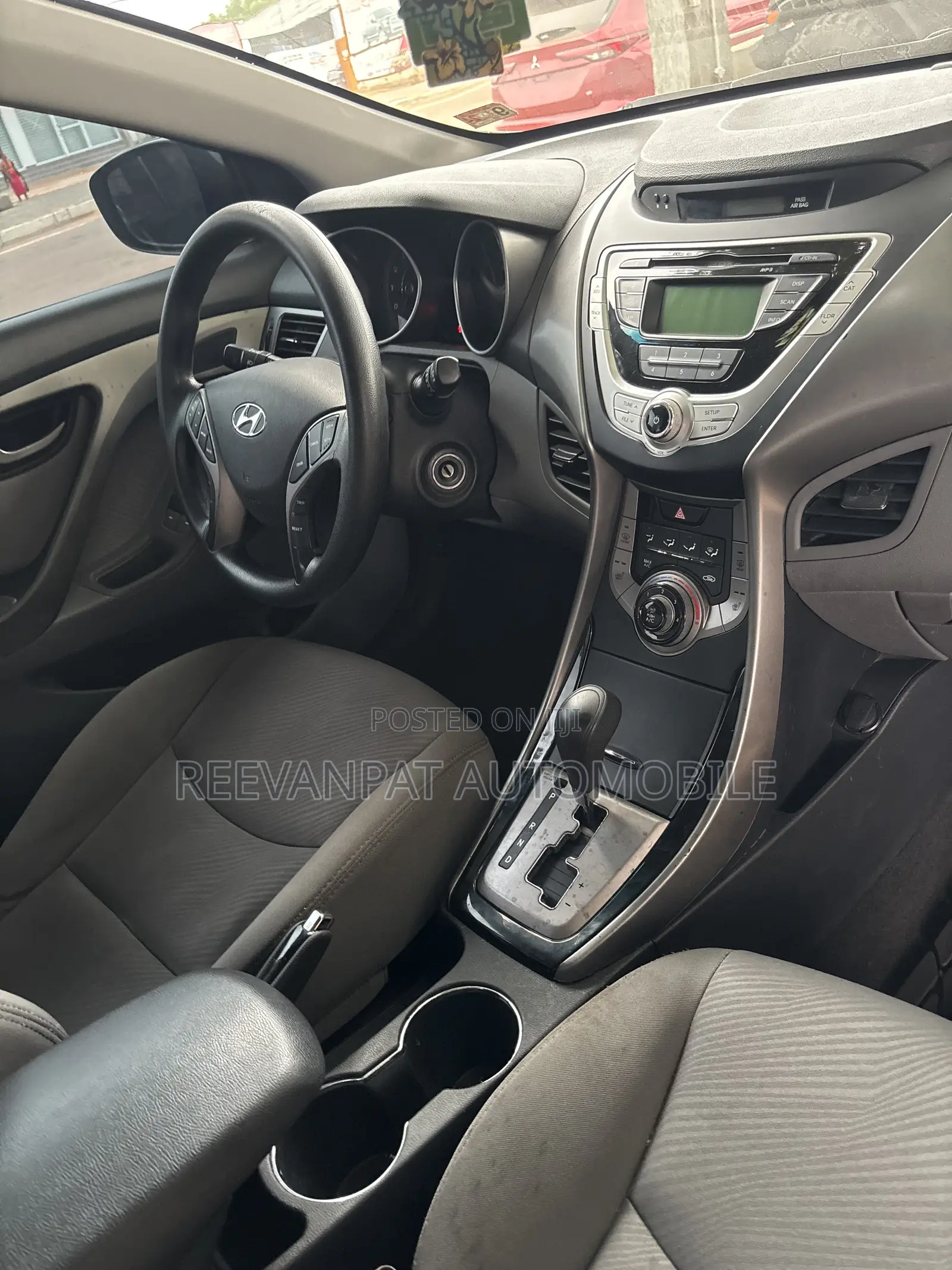 Hyundai Elantra Limited 4dr Sedan (1.8L 4cyl 6A) 2014 Silver
