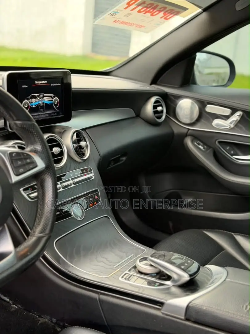 Mercedes-Benz C300 Sport 4Matic Sedan AWD (2.0L 4cyll 7A) 2016 Black