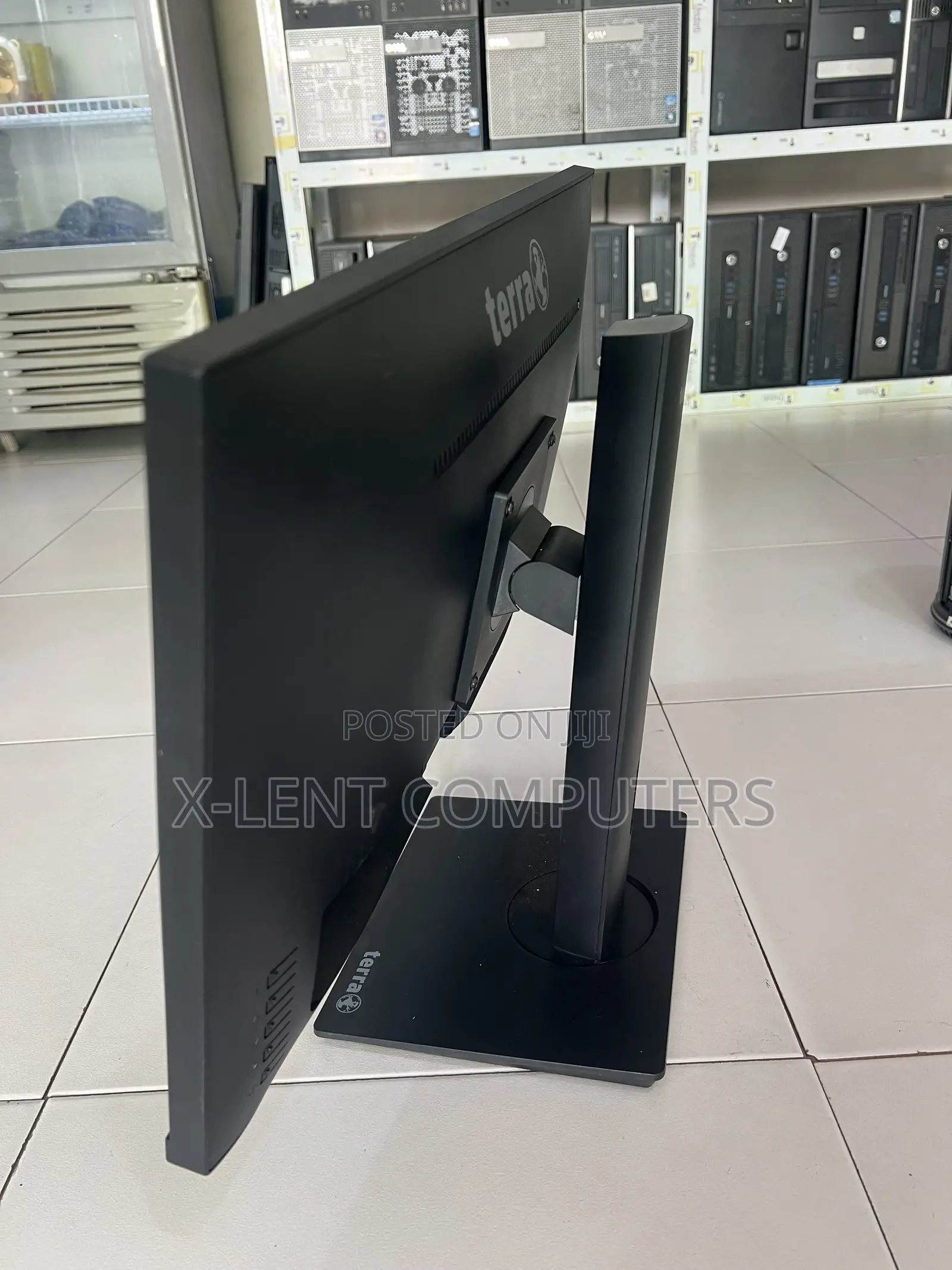 Monitor Edgeless
