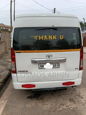 Toyota HiAce 2022 White