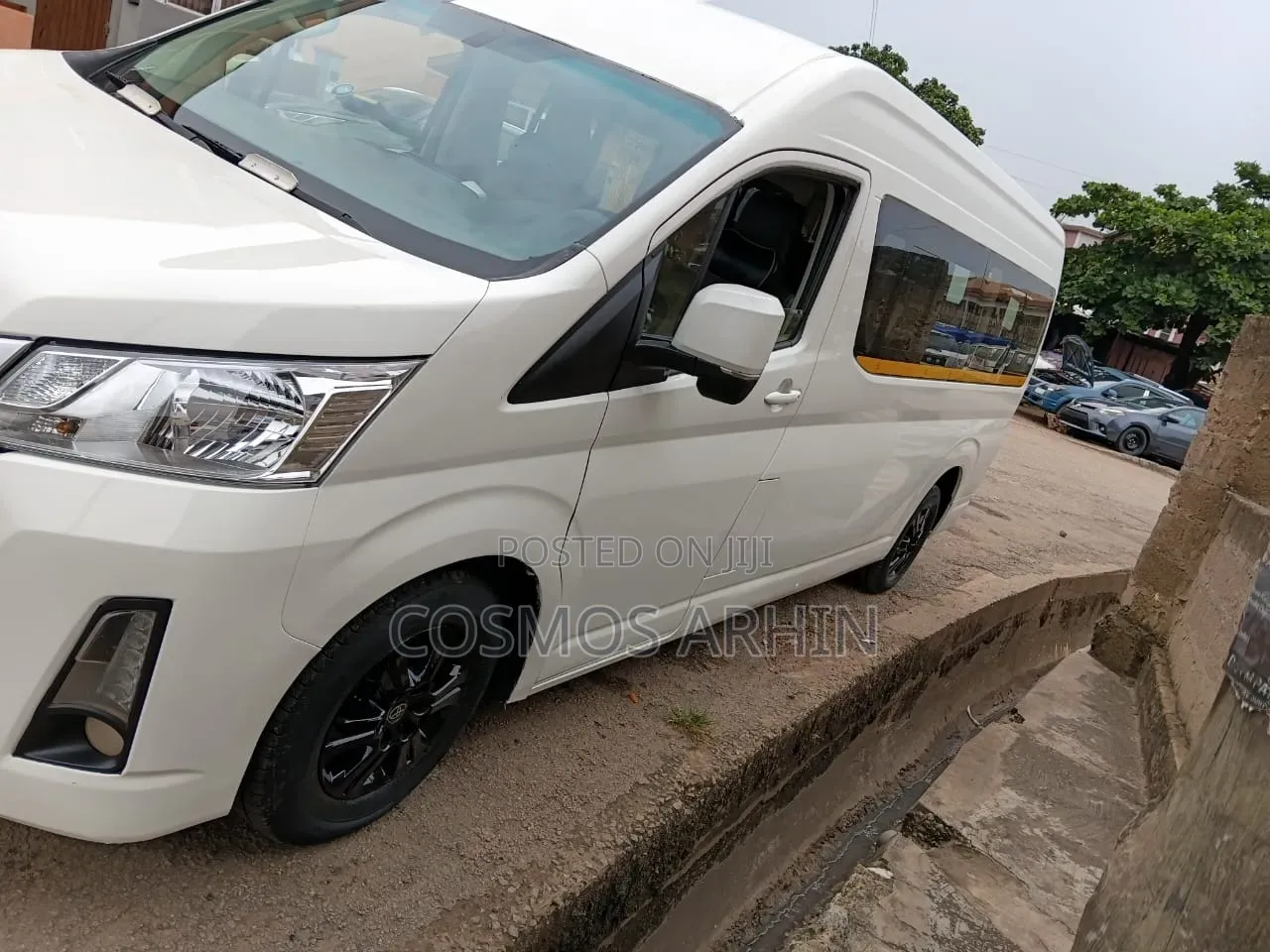 Toyota HiAce 2022 White