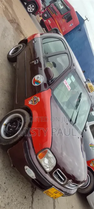 Nissan Micra 2000 Brown