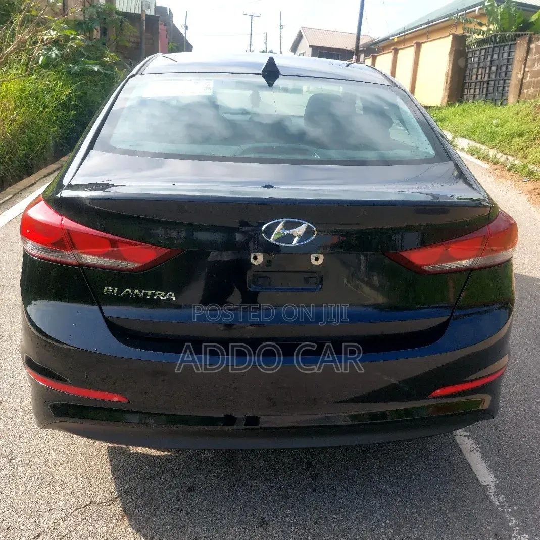 Hyundai Elantra 2017 Black