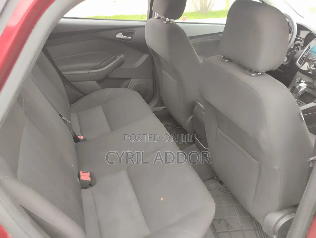 Ford Focus S Sedan FWD (2.0L 4cyl 5M) 2016 Red