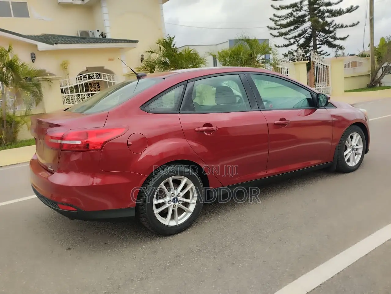 Ford Focus S Sedan FWD (2.0L 4cyl 5M) 2016 Red