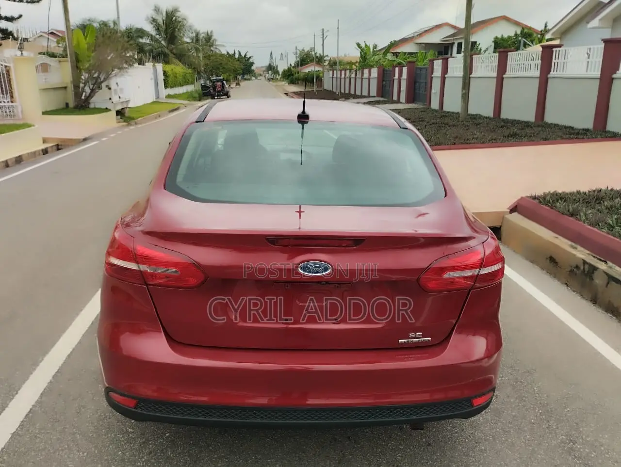Ford Focus S Sedan FWD (2.0L 4cyl 5M) 2016 Red