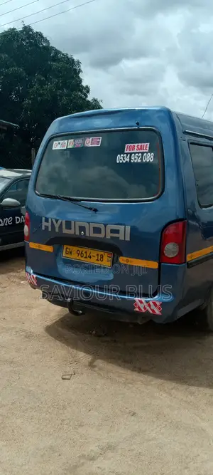 Hyundai H-100 2001 Blue