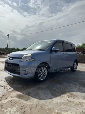 Toyota Sienta 1.5 FWD 2014 Blue