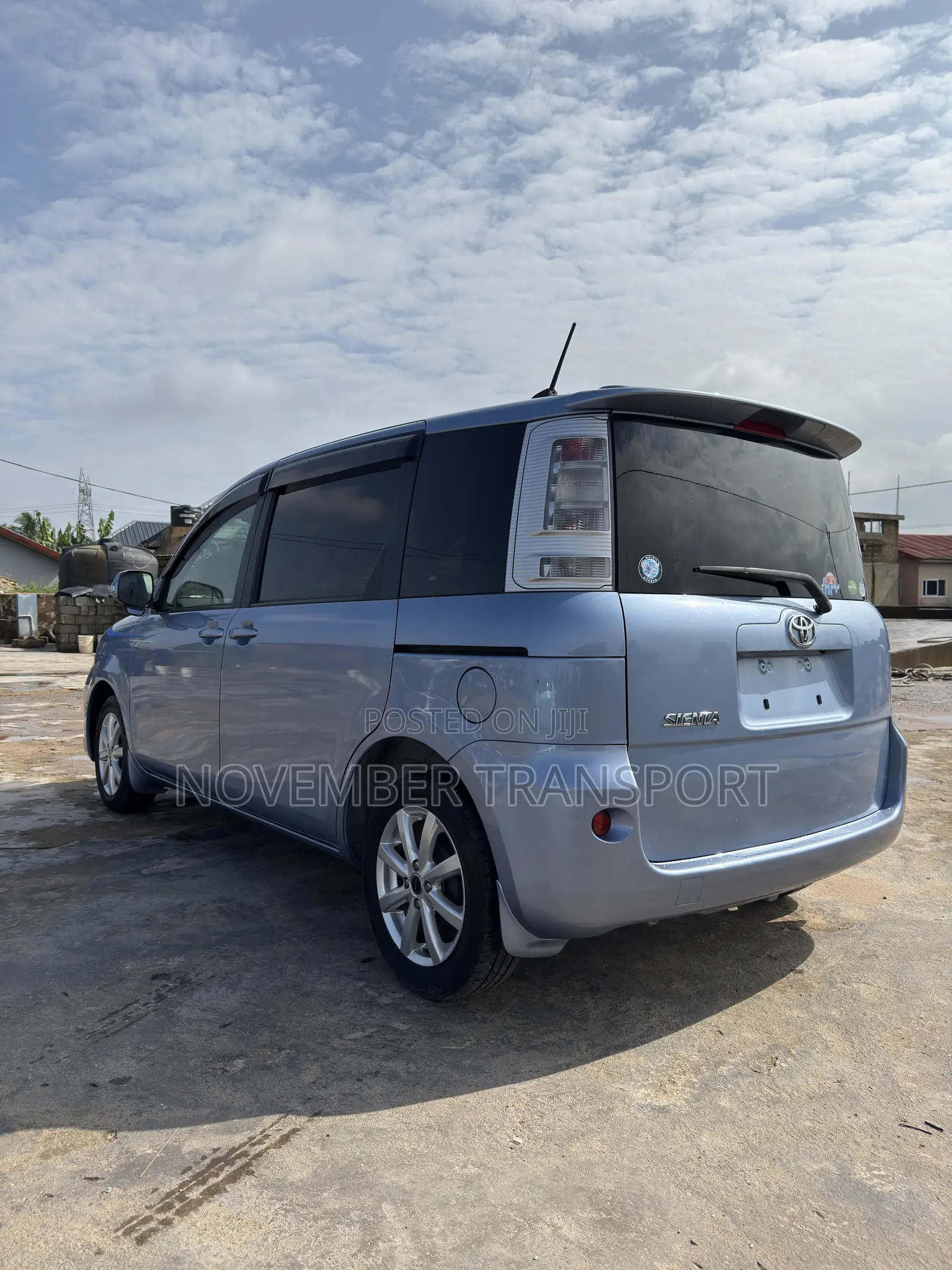Toyota Sienta 1.5 FWD 2014 Blue