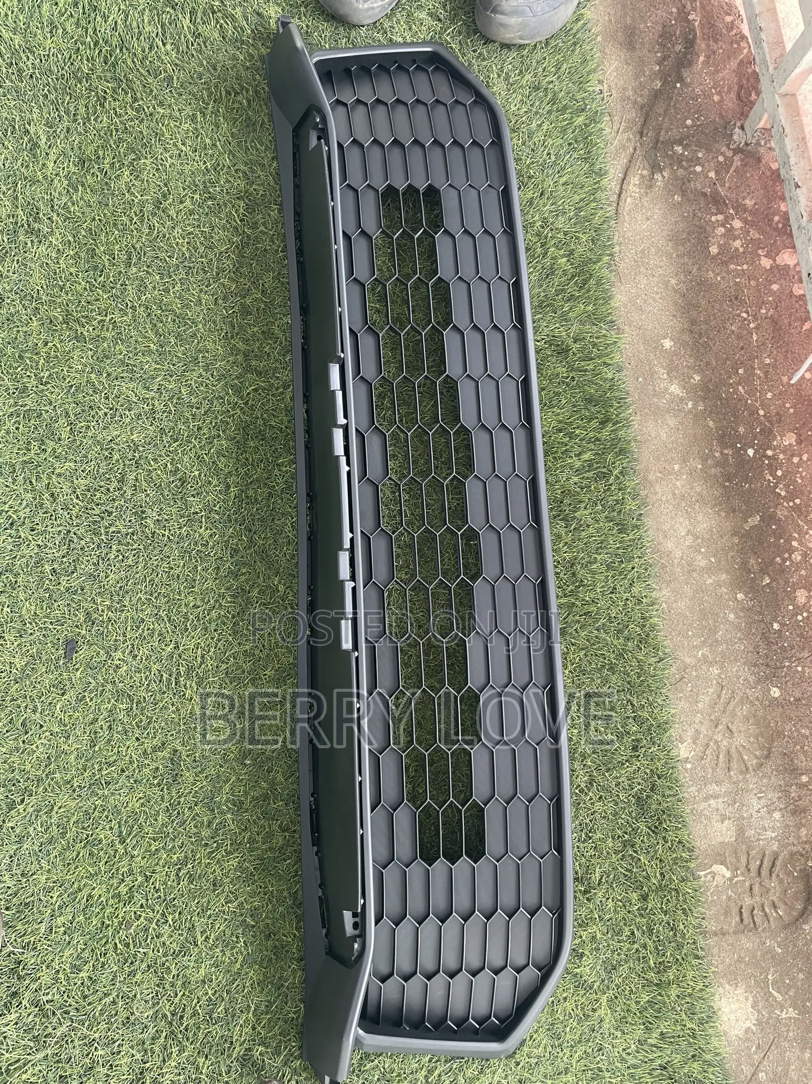 Honda Civic 2025 Down Grill