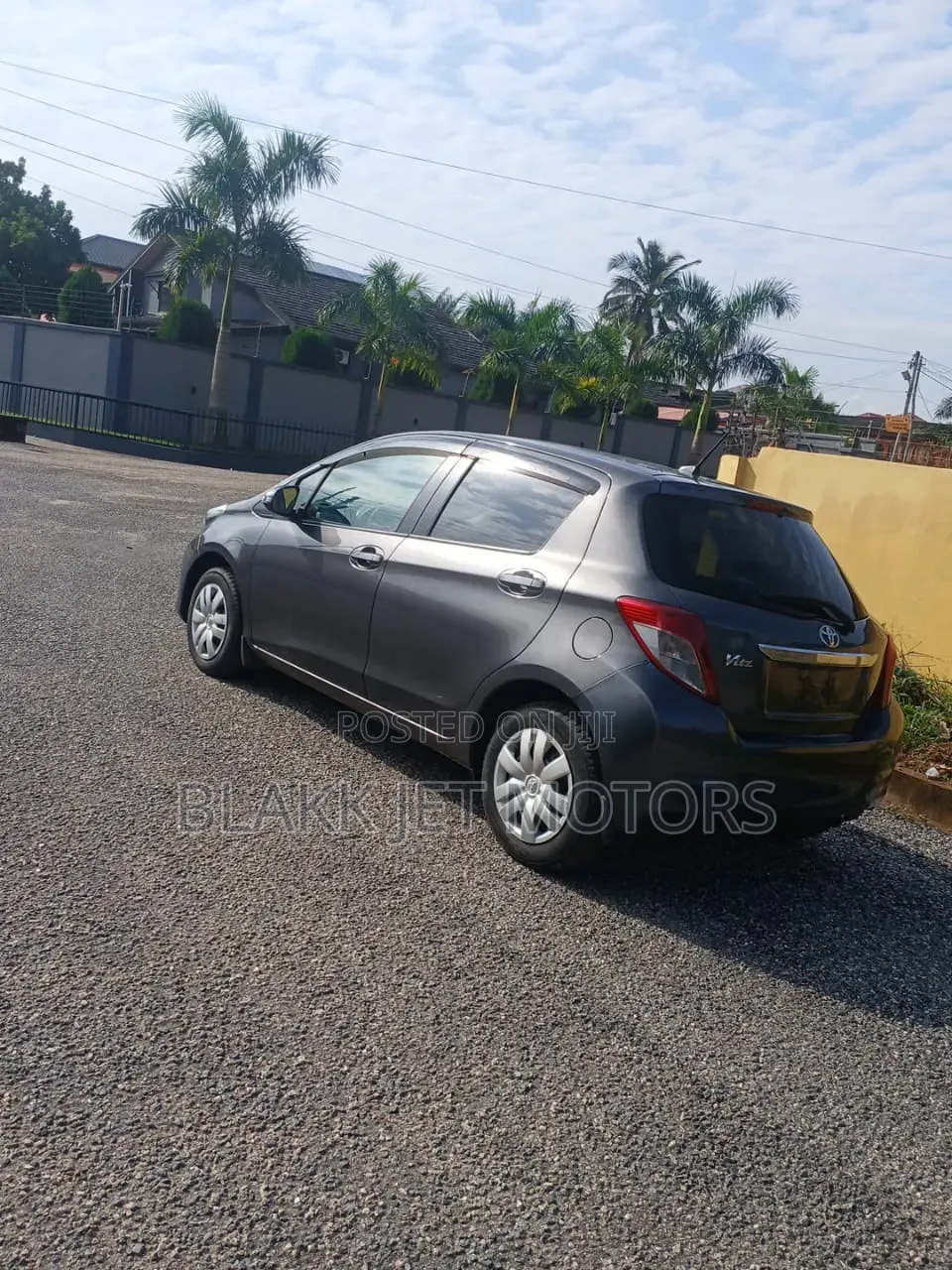 Toyota Vitz 2012 Gray