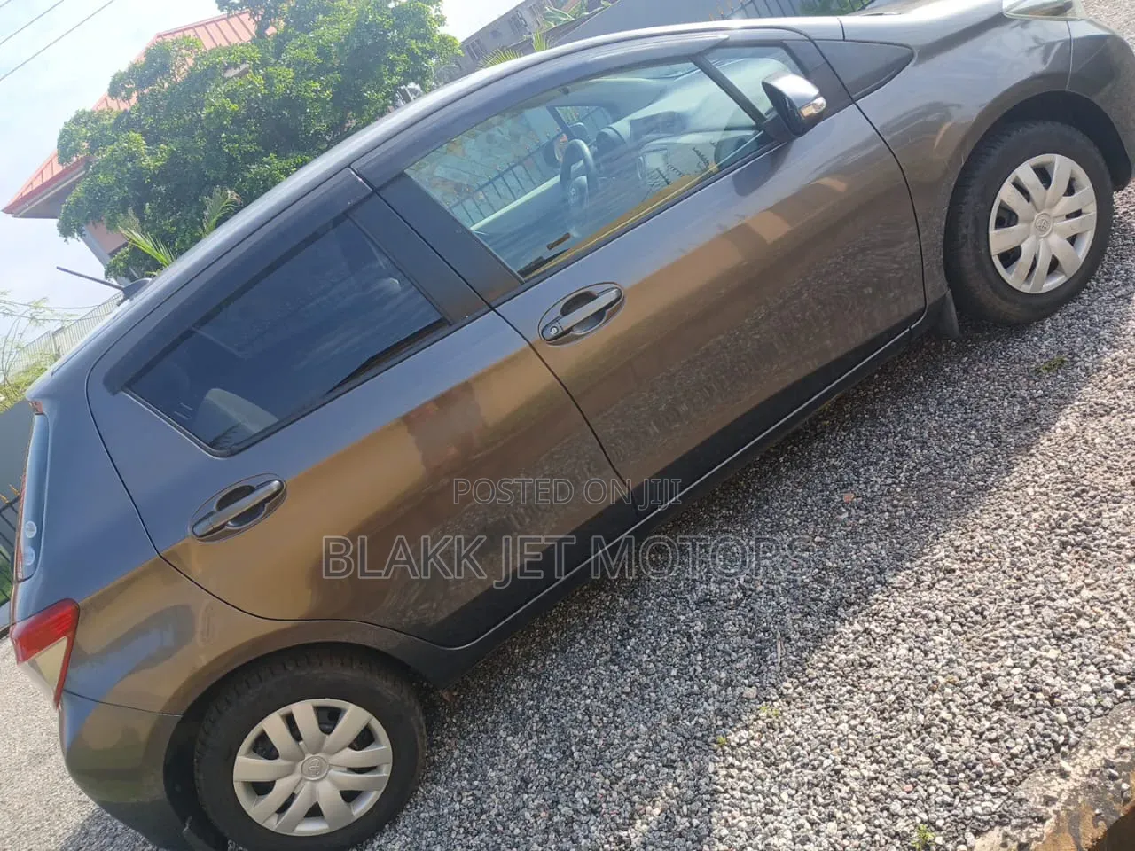 Toyota Vitz 2012 Gray