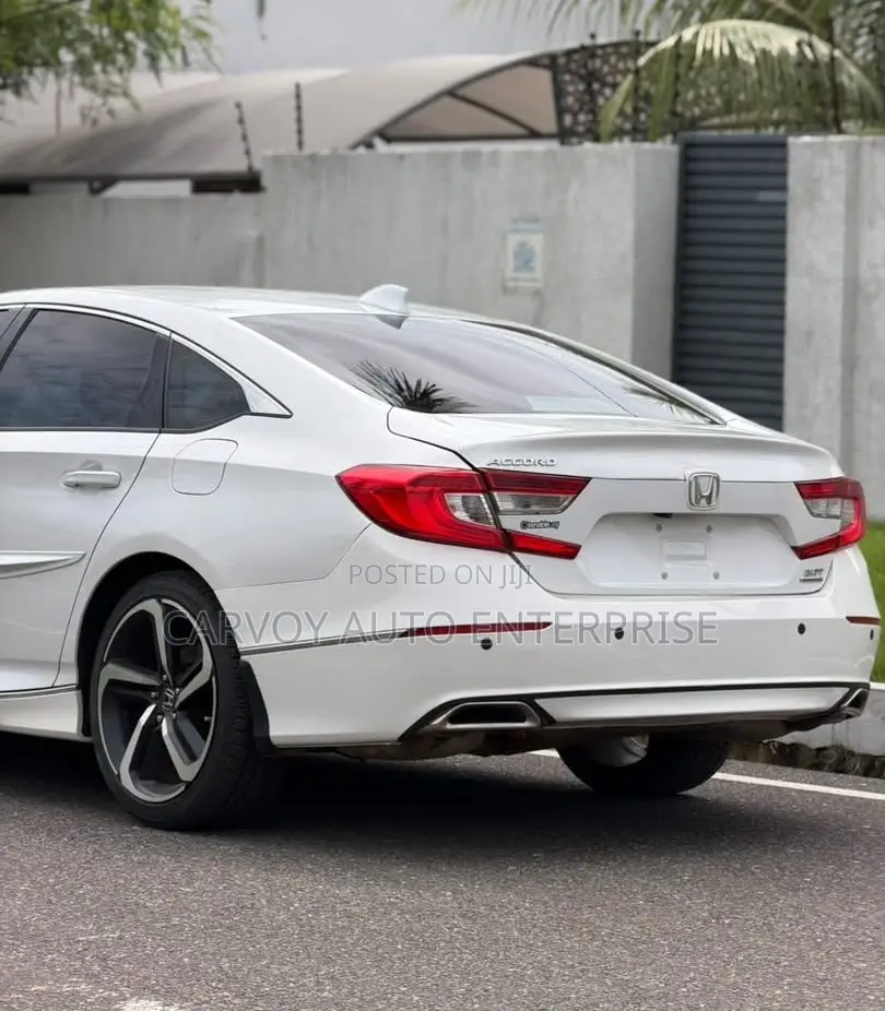 Honda Accord Touring 2.0T 2020 White