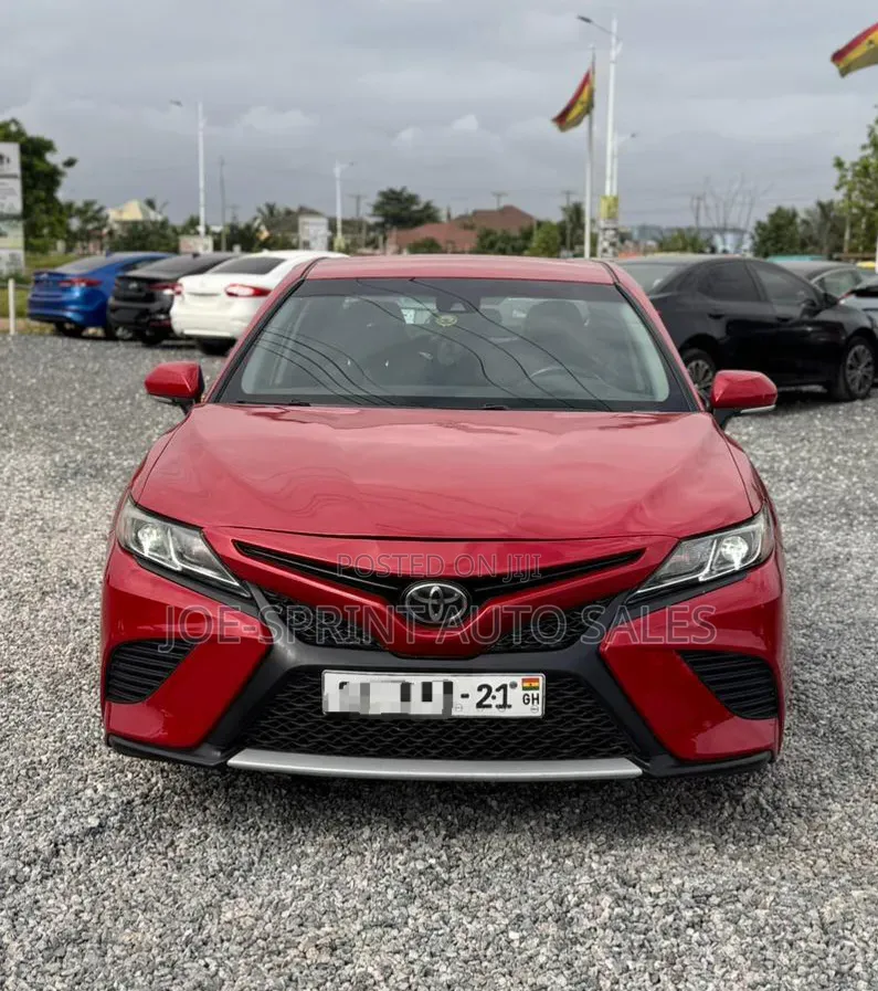Toyota Camry 2018 Red