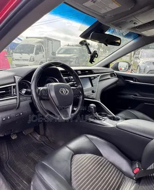 Toyota Camry 2018 Red