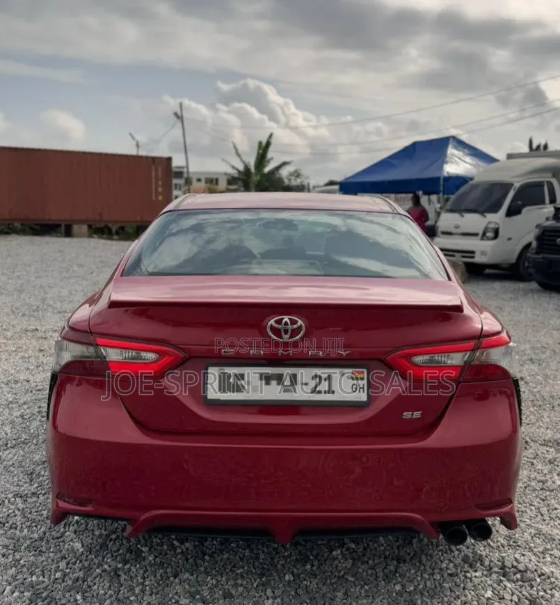 Toyota Camry 2018 Red