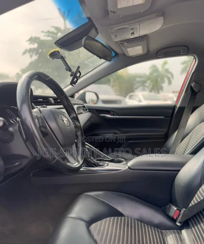 Toyota Camry 2018 Red