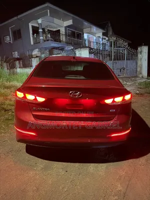 Hyundai Elantra 2017 Red