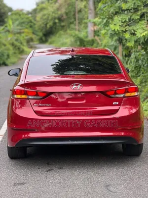 Hyundai Elantra 2017 Red