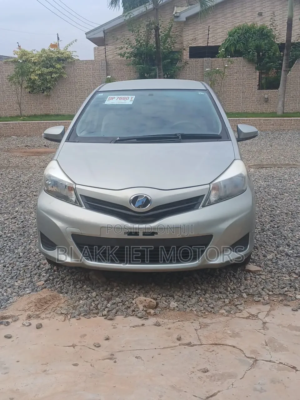 Toyota Vitz 2012 Teal