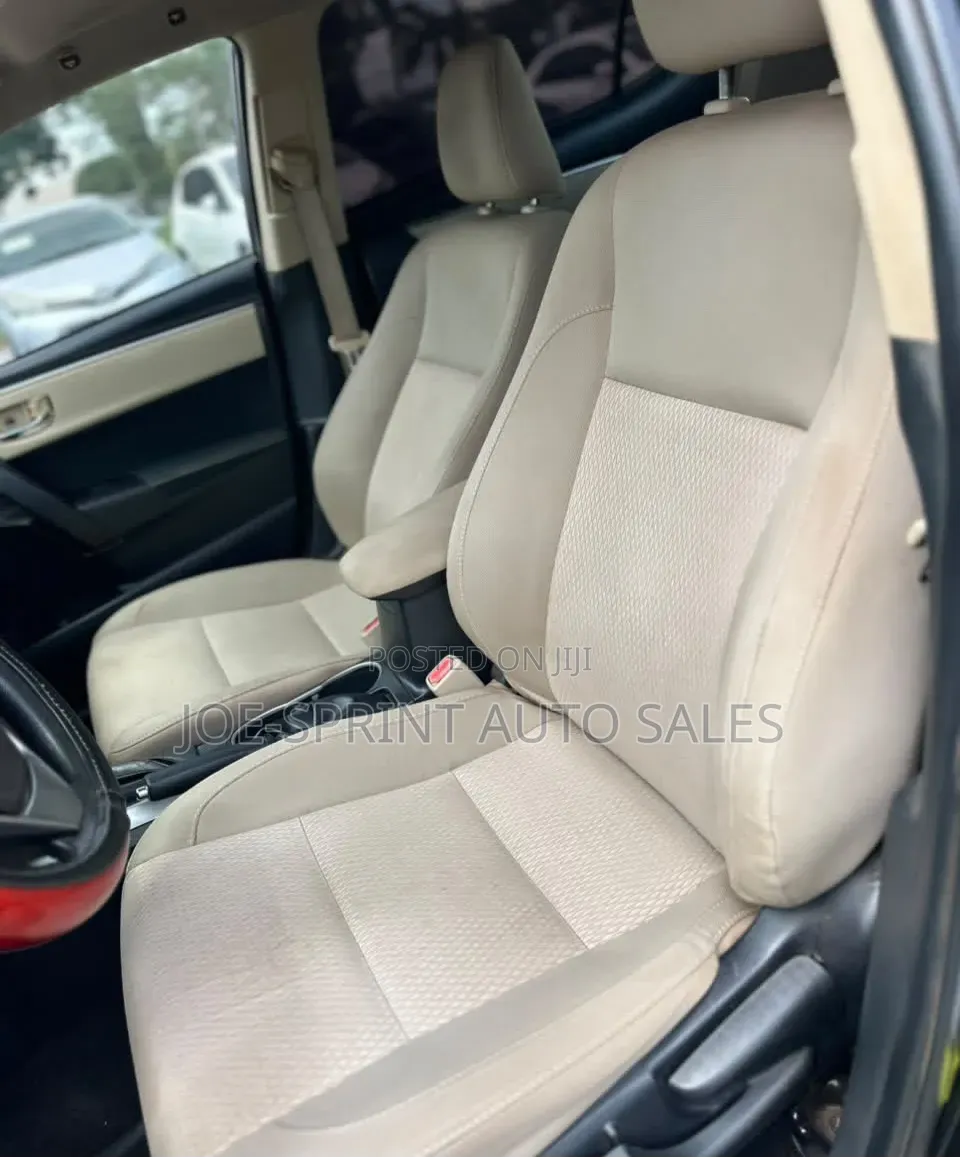 Toyota Corolla 2015 Black