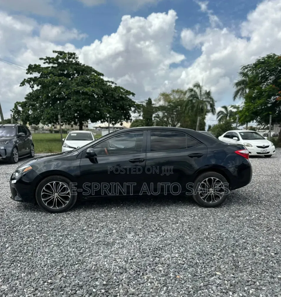 Toyota Corolla 2015 Black