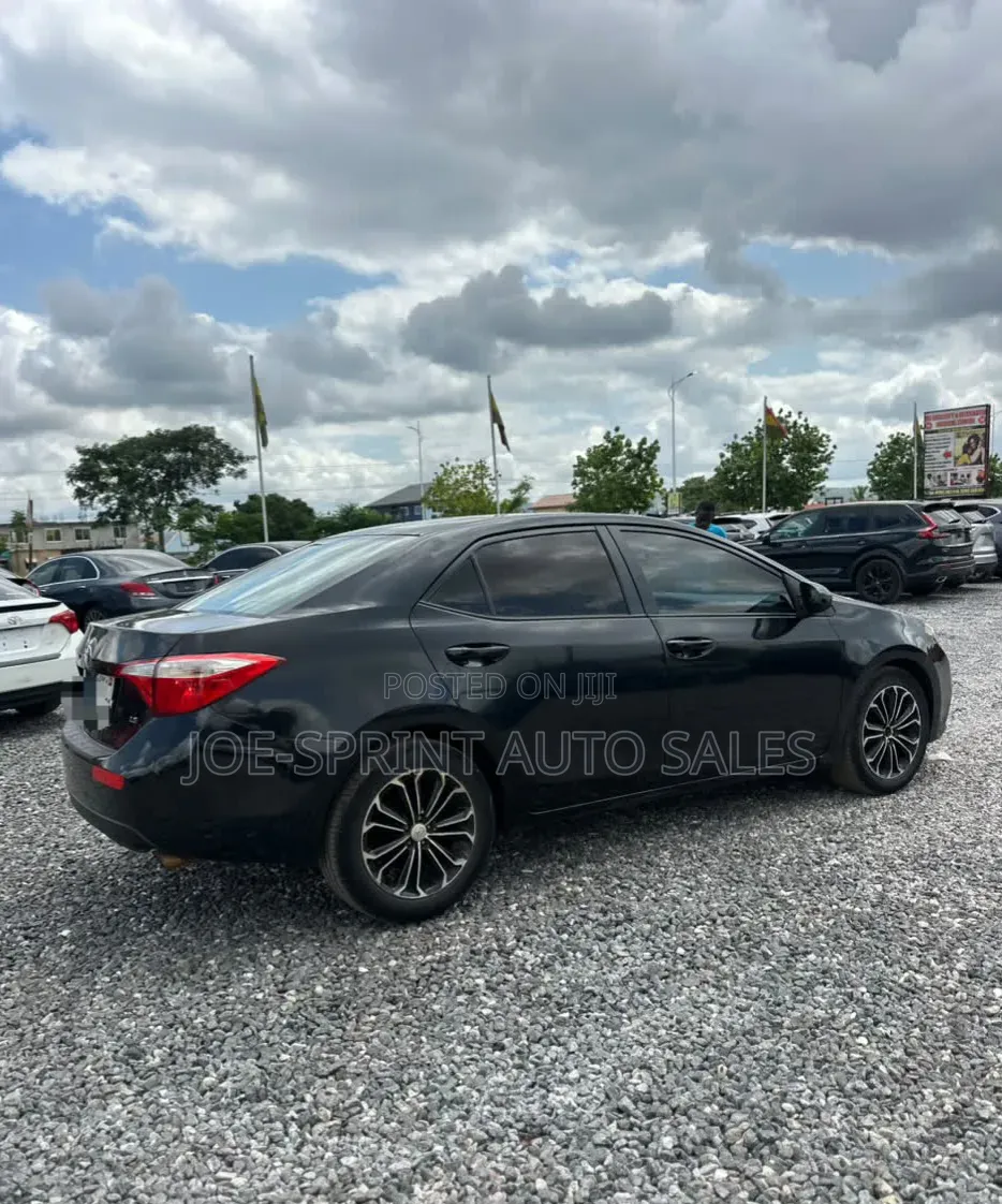 Toyota Corolla 2015 Black