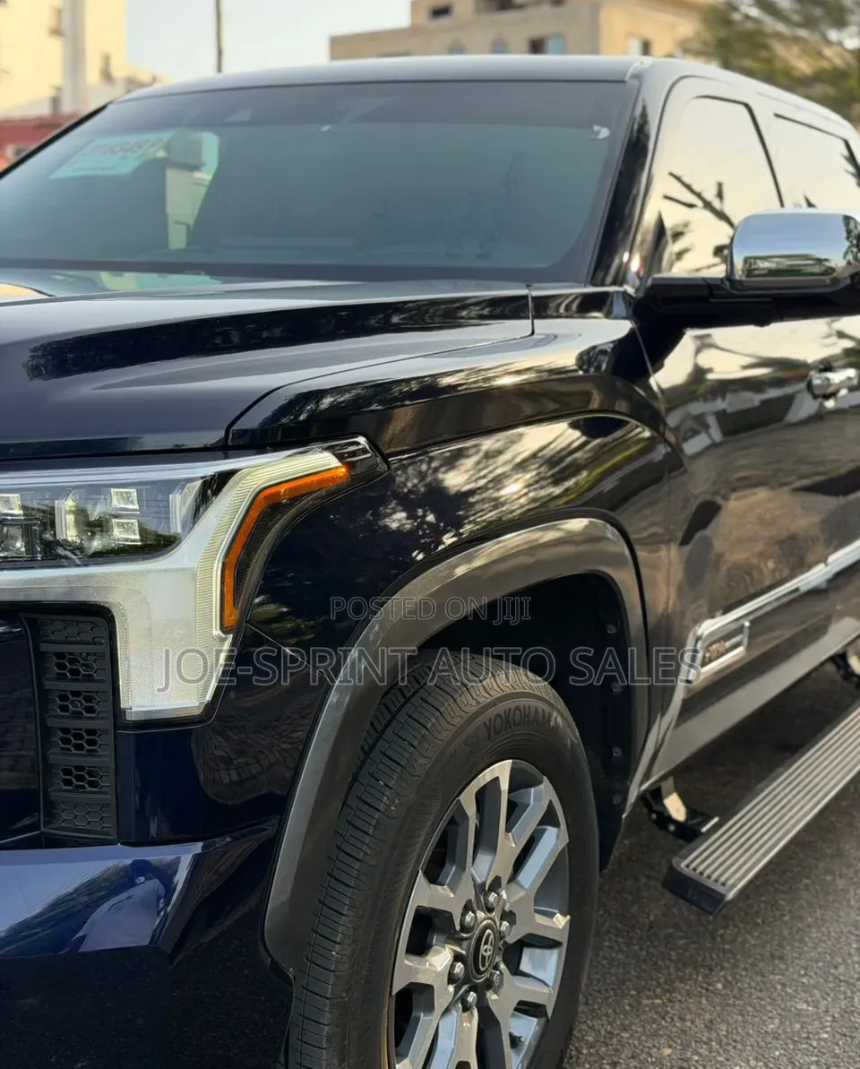 Toyota Tundra 2024 Black