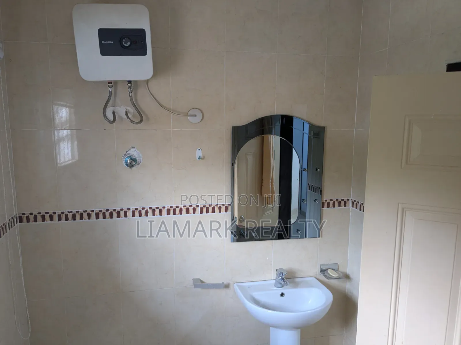Furnished 6bdrm House in Kumasi Metropolitan for rent