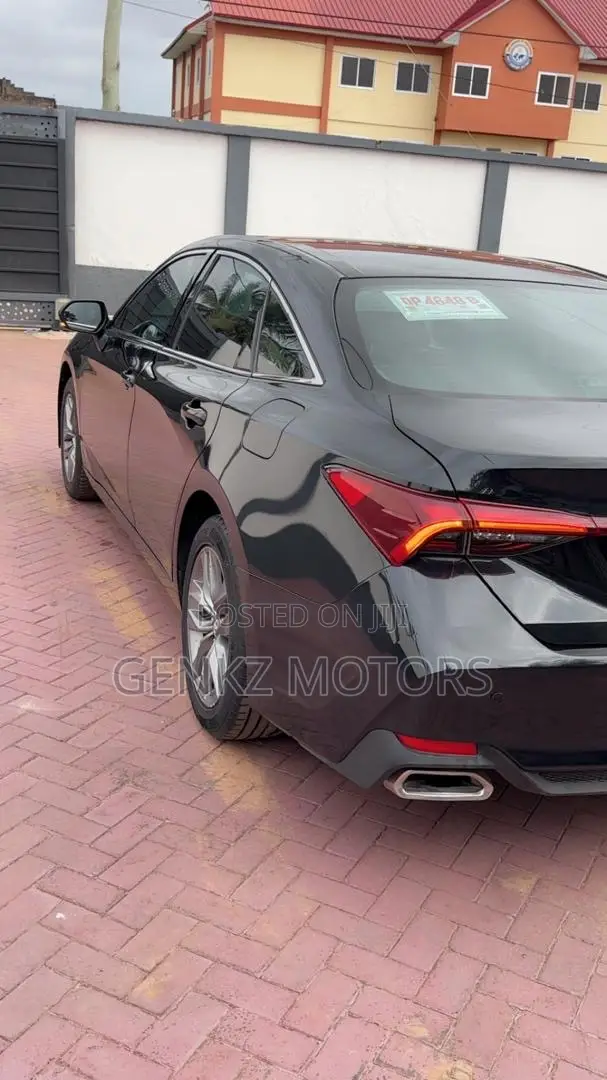 Toyota Avalon XLE 2022 Black