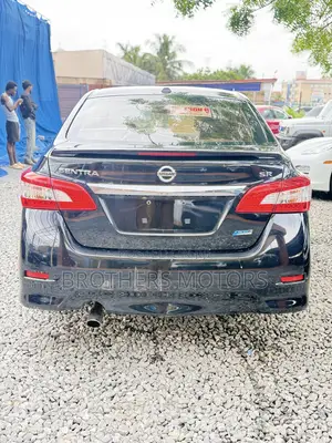 Nissan Sentra SR 4dr Sedan (1.8L 4cyl CVT) 2015 Black