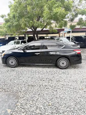 Nissan Sentra SR 4dr Sedan (1.8L 4cyl CVT) 2015 Black