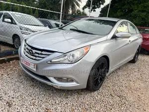 Hyundai Sonata SE Sedan FWD (2.4L 4cyl 6A) 2011 Silver