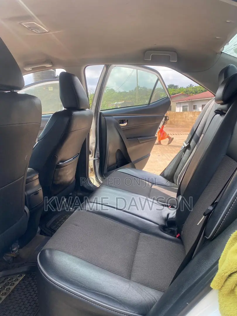 Toyota Corolla S 4dr Sedan (1.8L 4cyl CVT) 2015 White