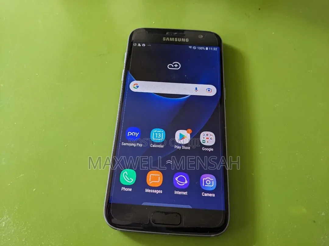 New Samsung Galaxy S7 32 GB Black