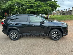 Toyota RAV4 XLE AWD 2020 Black