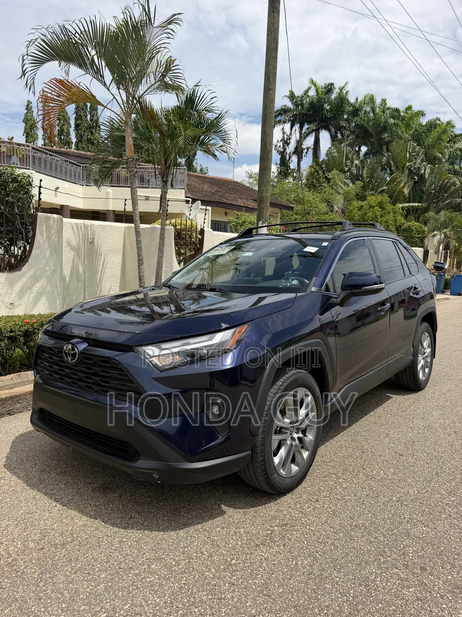 Toyota RAV4 XLE Premium AWD 2023 Blue
