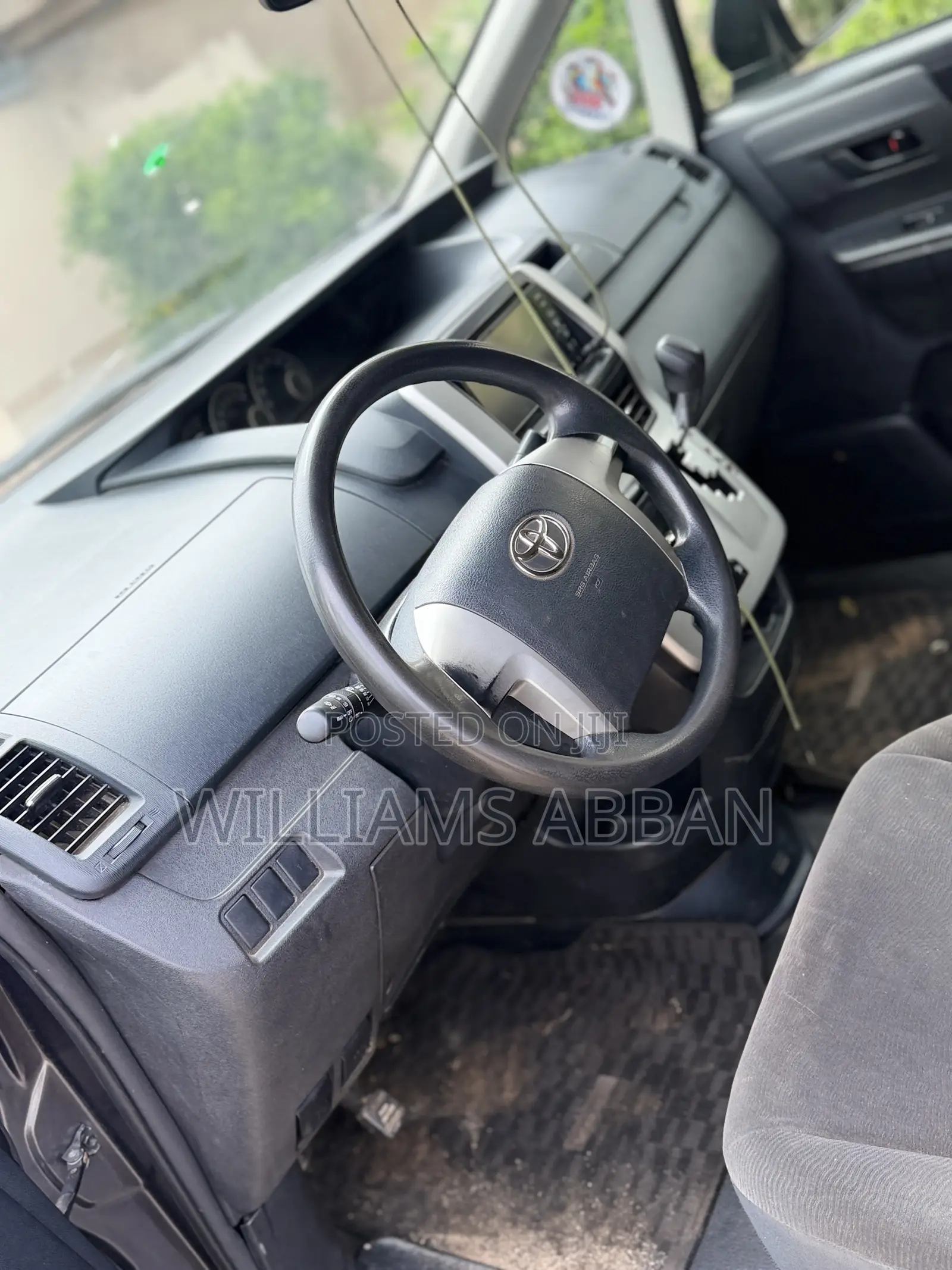 Toyota Voxy 2013 Gray