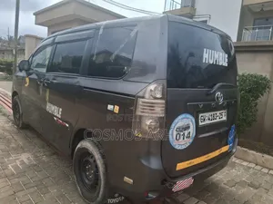 Toyota Voxy 2013 Gray
