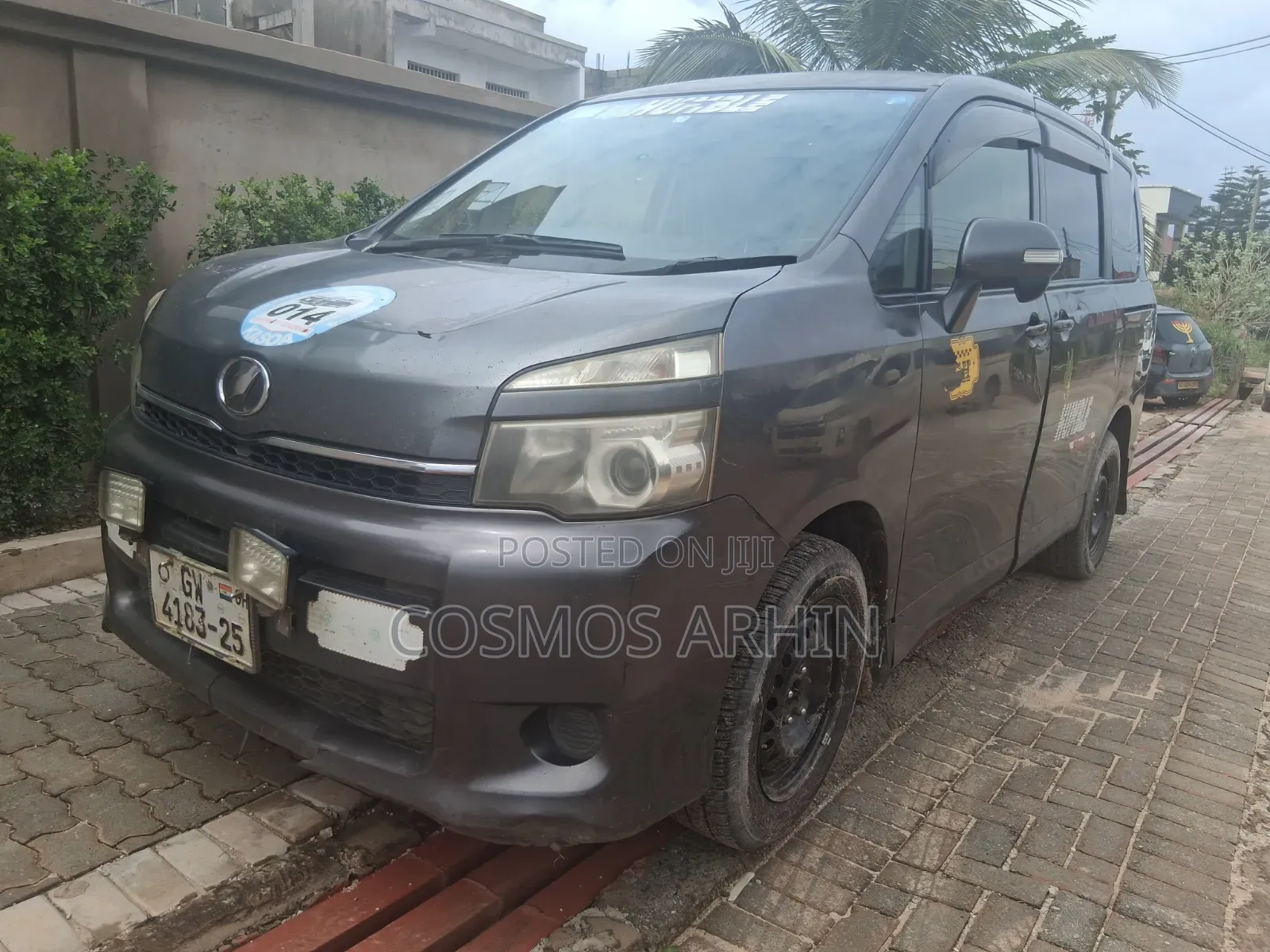 Toyota Voxy 2013 Gray