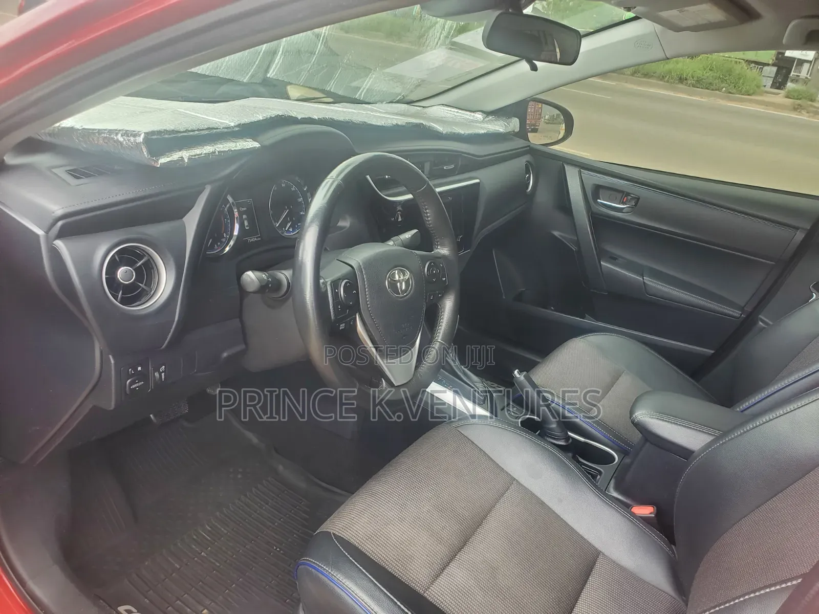 Toyota Corolla L (1.8L 4cyl 2A) 2019 Red