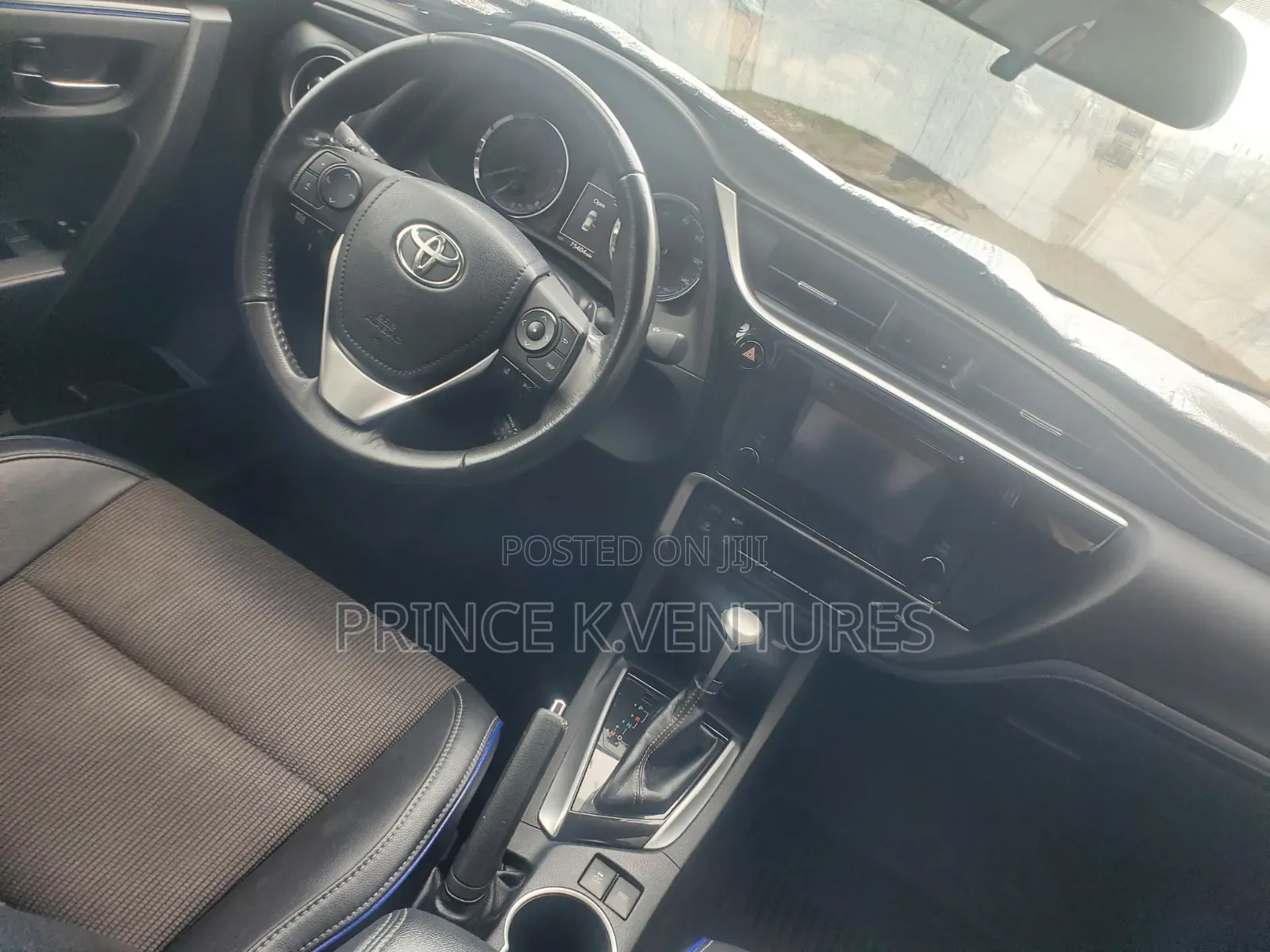 Toyota Corolla L (1.8L 4cyl 2A) 2019 Red