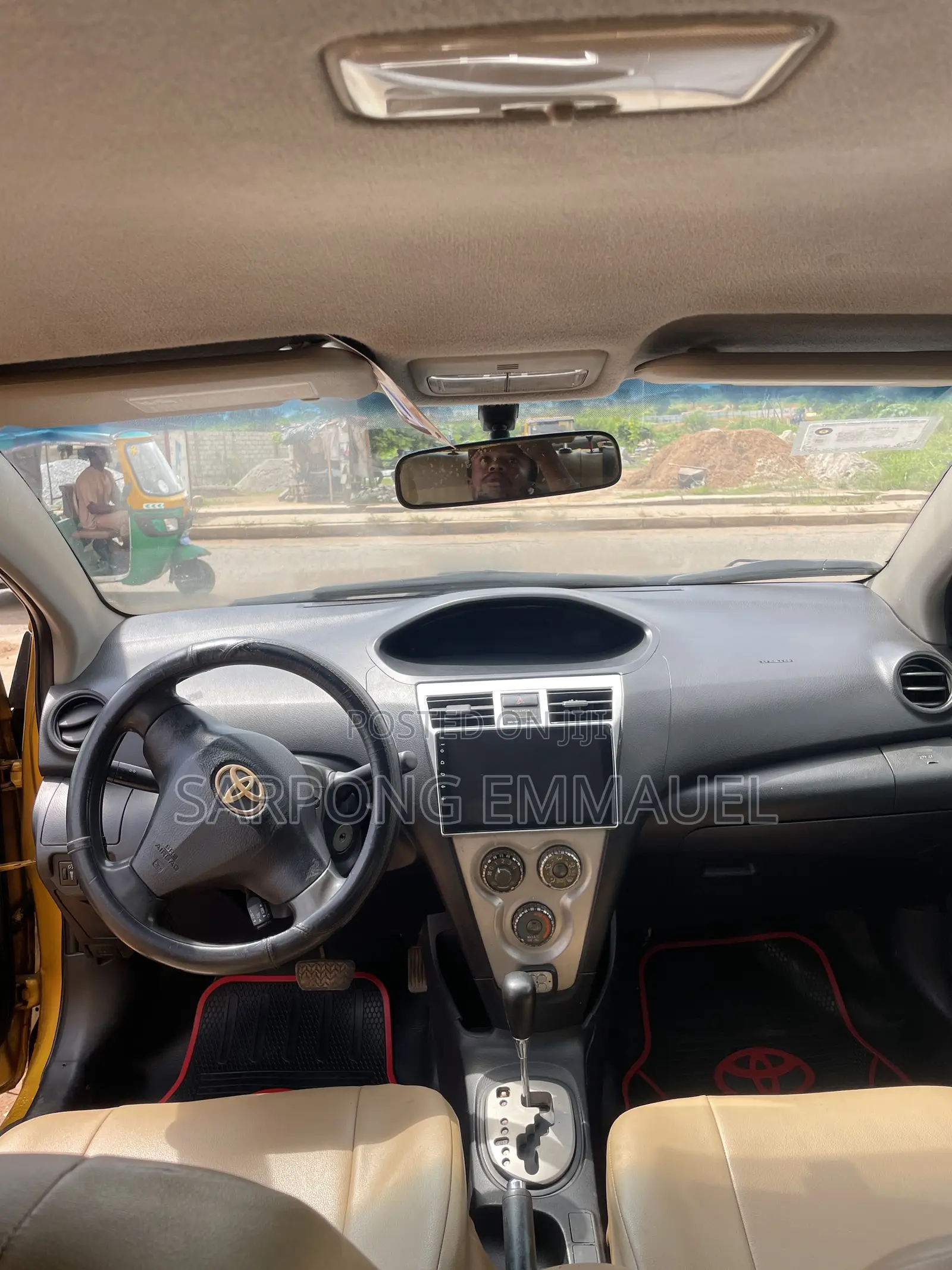 Toyota Yaris 2010 Gold