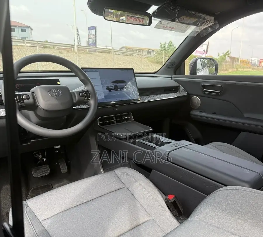 Toyota bZ3 2025 White