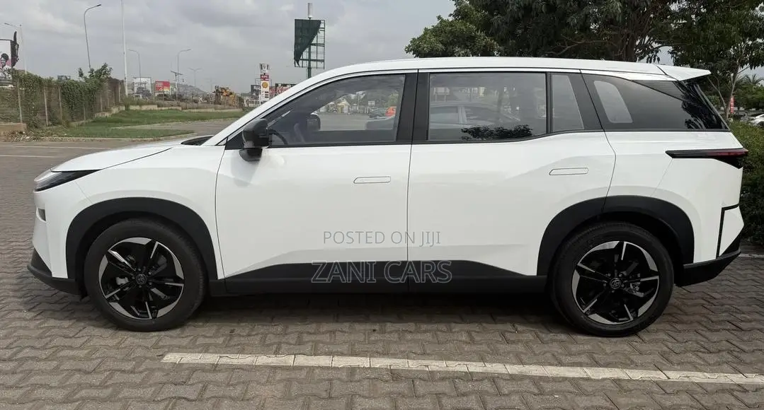 Toyota bZ3 2025 White