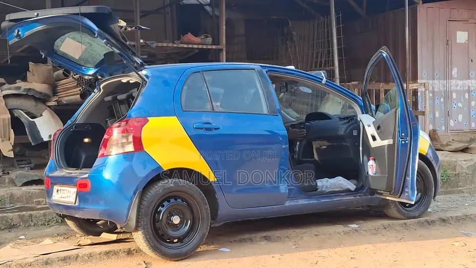 Toyota Yaris 2010 Blue
