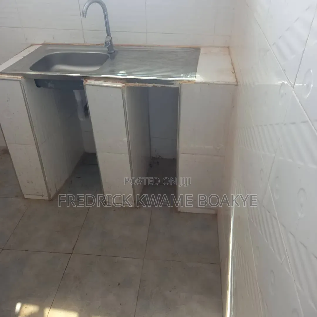 2bdrm Apartment in Brother K Estate, Kumasi Metropolitan for rent