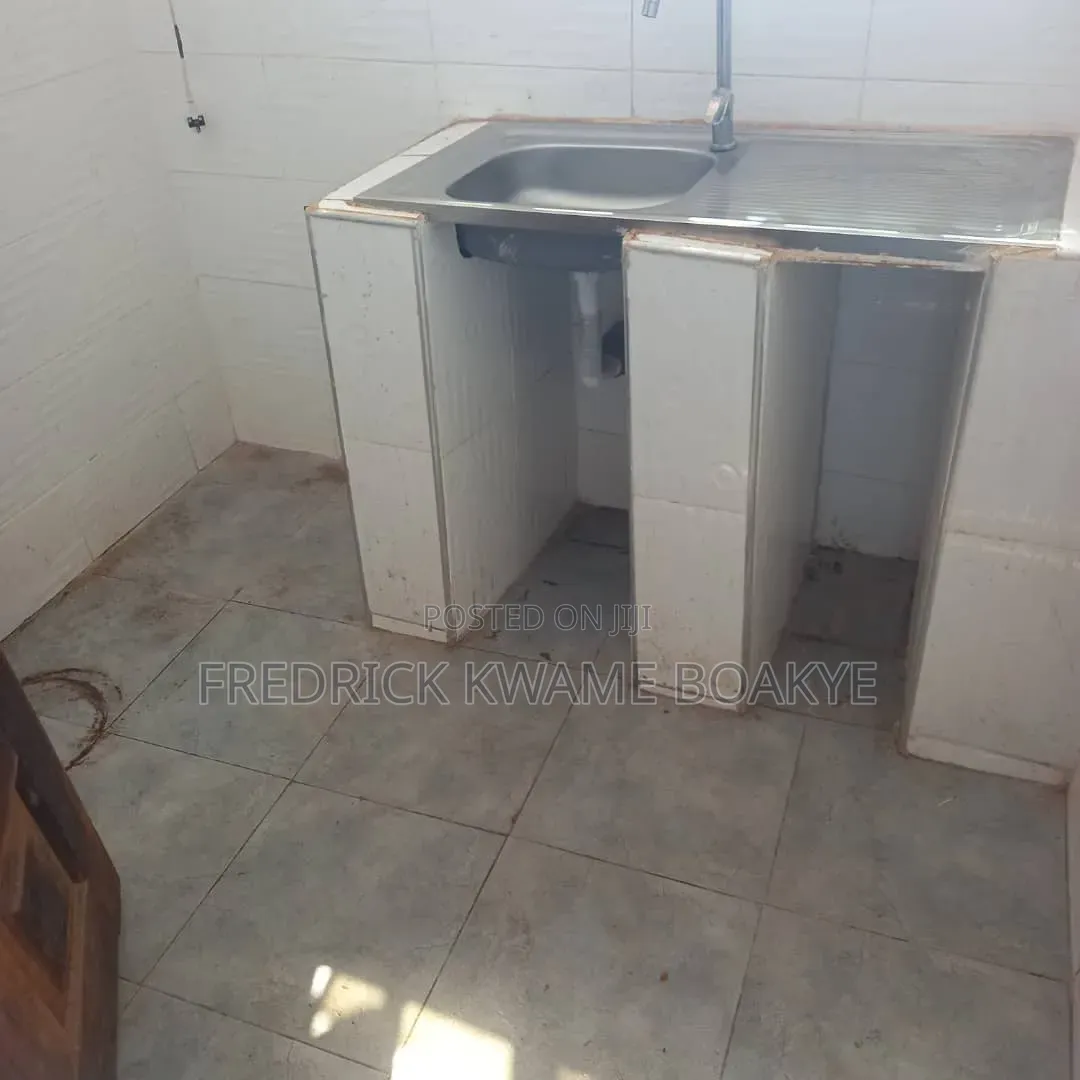 2bdrm Apartment in Brother K Estate, Kumasi Metropolitan for rent