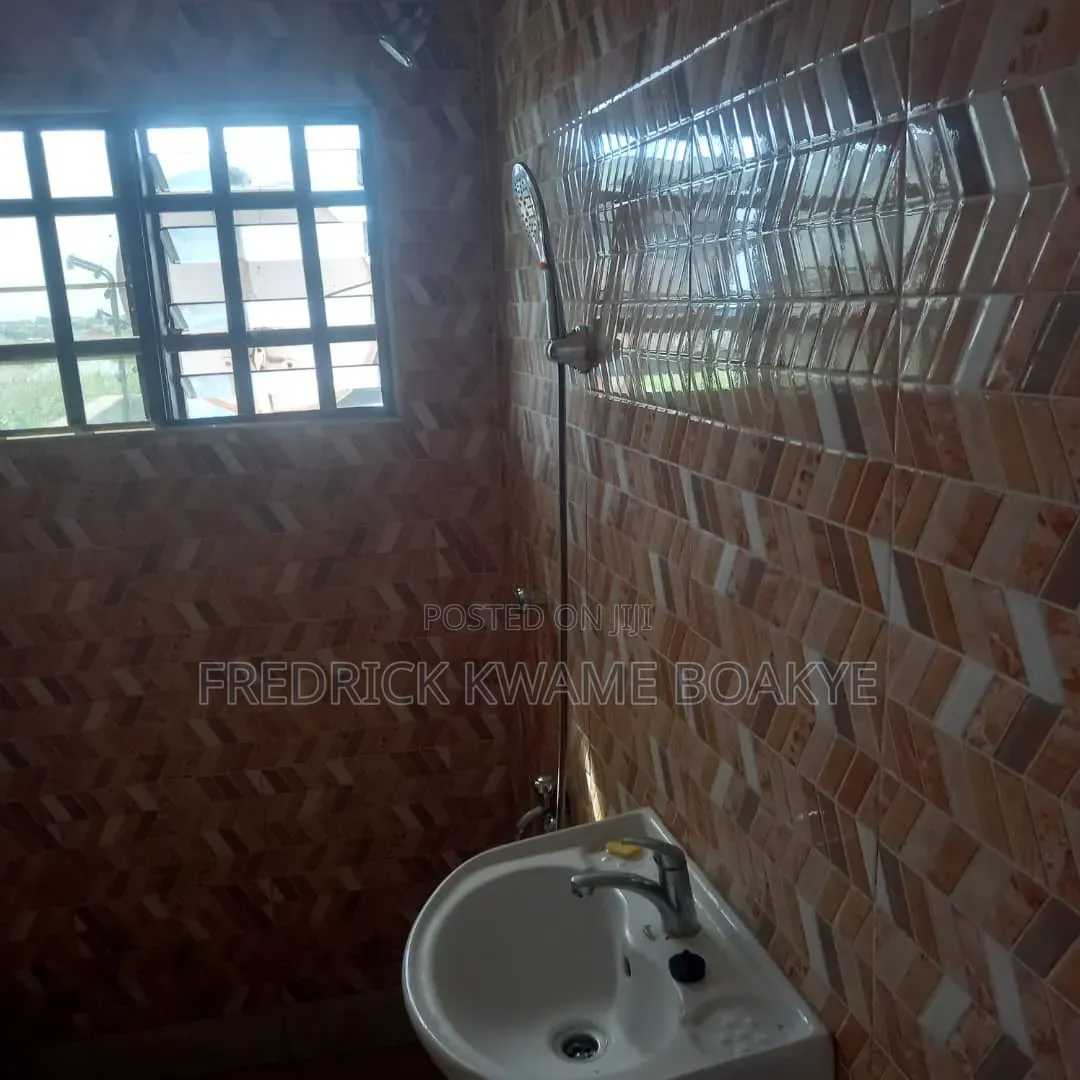 2bdrm Apartment in Brother K Estate, Kumasi Metropolitan for rent