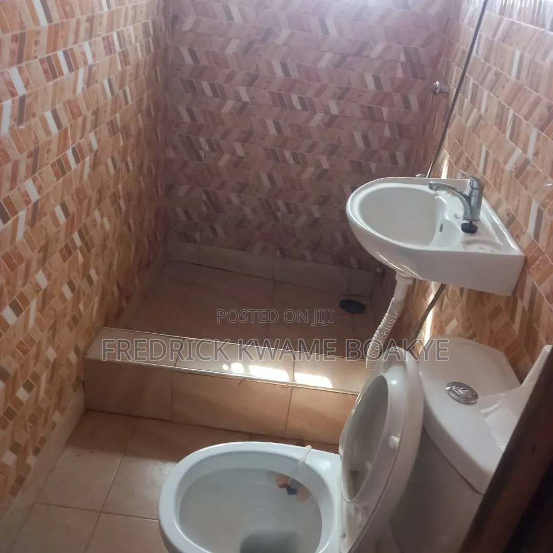 2bdrm Apartment in Brother K Estate, Kumasi Metropolitan for rent